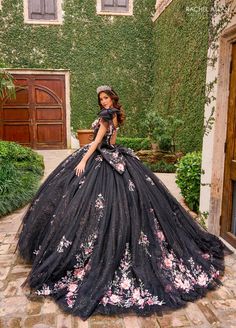 Dama Dresses Quinceanera, Dama Dresses, Military Ball Dresses, Champagne Dress, Dresses Quinceanera, Theme Dress, Rachel Allan