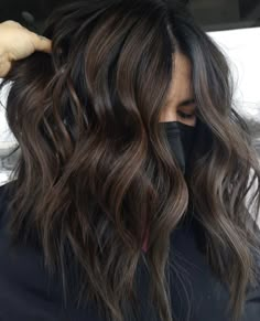 Sunkissed Hair Highlights, Warm Brunette Balayage, Chocolate Cherry Brown Hair, Cherry Brown Hair, Sunkissed Hair Brunette, Brown Hair Trends, Hair Blending, Sunkissed Hair, Caramel Brown Hair