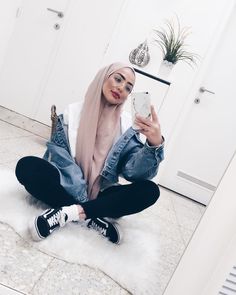 okay thn, another shot. ☘️ Hijabi Fits, Stile Hijab, Modern Hijab, Hijab Look, Hijab Fashionista, Hijab Style Casual, Hijabi Style, Casual Hijab Outfit, Hijabi Outfits Casual