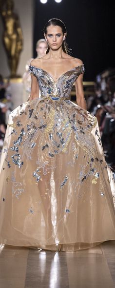 https://www.chelseacatalan.com/ Dress Fashion Design, Elie Saab Dresses, Gold Sparkle Dresses, Trendy Dresses Formal, Couture 2015, Dreamy Gowns, Dress Party Night