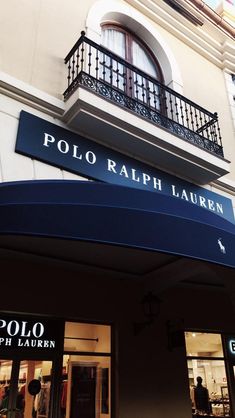 the store front of polo ralph lauren in paris