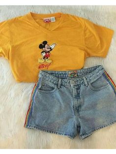 OOh 90s #90sfashion #mickeymouse #disney 90s Outfit, Vintage Mickey, Vintage Cartoon, Audrey Hepburn, Marilyn Monroe, Teen Fashion