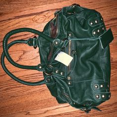 Brand New Green Leather Linea Pelle Purse. Brand New Never Used. Matching Wallet Also Offered In Separate Listing. Green Zipper Hobo Shoulder Bag, Vintage Green Shoulder Bag For Shopping, Green Hobo Bag With Zipper Closure, Boots Inspiration, Y2k Leather Bag With Zipper Closure, Green Leather Hobo Bag With Gold-tone Hardware, Green Leather-lined Shoulder Bag For Shopping, Thrift Style, Purse Collection