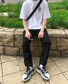 Citycore Outfit, Soft Boy Aesthetic Outfits, Man Ootd, Outfits For Teenage Guys, Boy Material, Mens Wardrobe Essentials, Mens Outfit Inspiration