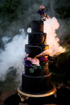 Wedding Inspiration | Black Wedding Cakes...need we say more. Follow us for more inspiration. #weddinginspiration Gothic Wedding Cake, Ballet Wedding, Black And White Wedding Cake, Dark Wedding Theme, Franciscan Gardens, Green Wedding Cake, Black Cake, Black Wedding Cakes