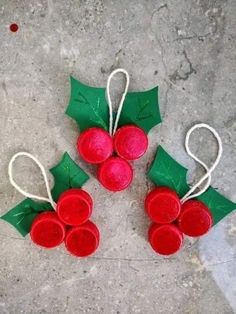 Recycle Christmas Crafts, Recycle Christmas Decor, Diy Recycled Christmas Ornaments, Dollar Store Christmas Crafts For Kids, Christmas Recycled Crafts, Upcycled Christmas Crafts, Recycled Christmas Crafts, Classroom Christmas Decorations