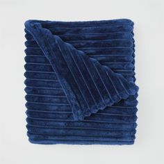 midnight blue Room Ideas Navy Blue, Blue Blanket Aesthetic, Navy Blue Room Decor, Navy Blue Bedroom Blankets, Blue Preppy Blankets, Cute Blue Throw Blankets, Navy Blue Bedroom Decor, Navy Throw Blanket Beds, Dark Blue Bedroom Blankets