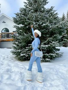 Aspen Black Girls Trip, Ski Trip Itinerary, Outfits With Winter Boots, Christmas Vacation Outfits, Snow Fashion Outfits, Snow Boots Women Outfits, Winter Festival Outfits, Snowy Winter Outfits, Snow Outfits For Black Women