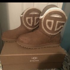 Beautiful Winter Wear New With Box Telfar Ugg Boots, Telfar Ugg, Uggs Shoes, Mens Uggs, Winter Wear, Ugg Shoes, Ugg Boots, Shoe Boots, Men's Shoes