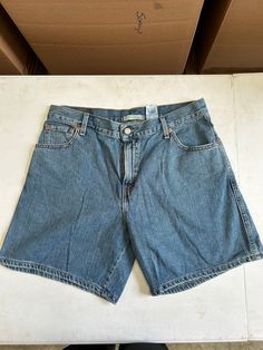 Ladies Levis Denim Hemmed Short Mid Stonewash Waist 32inch Length 7inch Vintage 1990s Made Denim Item in excellent Condition Ahs Clothes, Short Levis, Jean Levis, Random Clothes, Levis Denim, Short En Jean, Cool Clothes, Skorts, Clothes And Accessories