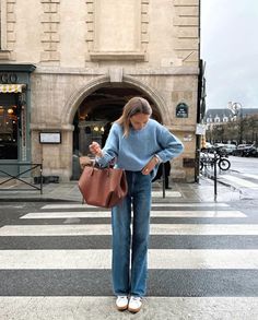 Sambas Styled, Dark Washed Jeans Outfit, Blue Cardigan Outfit, Light Wash Jeans Outfit, Light Blue Jeans Outfit, Blue Sweater Outfit, Wash Jeans Outfit