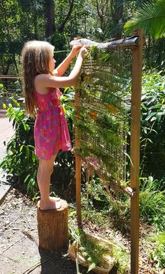 Nature Weaving, Weaving Frame, Backyard Nature, Outdoor Learning Spaces, Calm Kids, Sensory Garden, Deco Nature