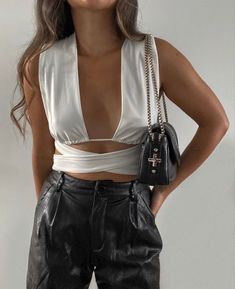 Outfit Goals, Fashion Killa, Look Cool, White Top, Spring Summer Fashion, Aesthetic Clothes, Fashion Inspo Outfits, Spring Outfits, Leather Pants