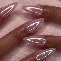 Eggshell Chrome Nails, Medium Length Chrome Nails, Long Chrome Almond Nails, Chrome Stilletos Nails, Chrome Pointy Nails, Light Gray Chrome Nails, Light Pink Chrome Nails Short, Pink Chrome Stiletto Nails, Pink Pearlescent Nails