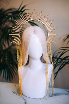 Crystal Goddess Costume, Goddess Crown Diy, Diy Goddess Crown, Ziptie Crown, Diy Halo Crown, Halo Crown Diy, Halo Crown Headpieces, Goddess Headpieces, Angelic Crown