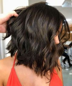 Above Shoulder Textured Wavy Lob Above The Shoulder Haircuts, Pelo Chocolate, Shoulder Haircut, Layered Thick Hair, Textured Lob, Medium Length Haircuts, Haircuts For Thick Hair, Thick Hair Cuts, Wavy Lob