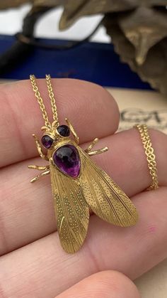 Insect Jewelry Vintage, Insect Jewelry Design, Bug Necklace, Sparkly Accessories, Insect Jewelry, Quartz Crystal Necklace, Unusual Jewelry, Nature Inspired Jewelry, Jade Jewelry