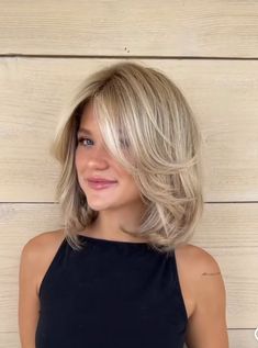 Fine Hair Blonde Bob, 90s Textured Bob, Bayalage Blonde Short Length, Blonde Bob Layers, Short Hair 90s Blowout, Straight Bob With Layers, Bouncy Blowout Short Hair, Layered 90s Bob, Bob On Thick Hair