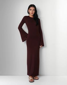 Olivia Mark - Long-Sleeve Solid Color Backless Maxi Dress: Elegant Flared Sleeve Evening Gown Maroon Dresses, Maxi Dress Elegant, Satin Bridal Gowns, Evening Gowns With Sleeves, Backless Maxi Dress, Maroon Dress, Brown Outfit, Neck Bodycon Dress, Backless Maxi Dresses