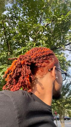 Black Man Hair Dye, Dyed Hair Dreads Men, Burgundy Dreads Men, Short Men Loc Styles, Ombre Dreads Men, Dreads Dye Ideas, Ginger Locs Black Man, Locs Color Ideas Men, Loc Colors For Men