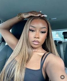 Bone Straight Hair, Hair Colors For Black Women, Colors For Black Women, Blonde Highlight, Fall Hair Color Trends, Curly Weave Hairstyles, Birthday Hair, Wigs For Sale, Trendy Hair Color