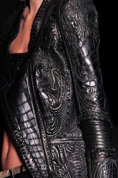 Woman In Black, Casual Chique, Linnet, Tooled Leather, Mode Vintage, Roberto Cavalli