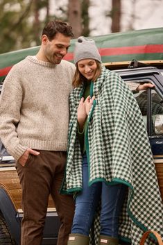 Among chilly-weather patterns, houndstooth comes from a long legacy of textile tradition. As elegant as it is essential, it acts like a neutral alongside other colors and prints. Houndstooth Blanket, Tan Blanket, Navy Blanket, Plaid Quilt, Grey Hall, Park Designs, Weather Patterns, Plaid Blanket, Scarf Headband