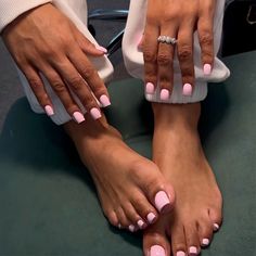 PRICES MAY VARY. 🌸【Chic Toenail Transformation】: Elevate your pedicure game with our short square press-on fake toenails featuring a captivating solid romantic pink design. The square shape offers a modern and elegant style, while the romantic pink color adds a touch of sophistication and femininity to your toes, making them perfect for romantic evenings or everyday wear for a chic look. 🌸【Acrylic Material】: Crafted from high-quality acrylic with a glossy finish, our fake toenails exude luxury Classy Toenails Pedicures, Milky Nails, Nagel Tips, Smink Inspiration, Work Nails, Short Square Acrylic Nails, Unique Acrylic Nails