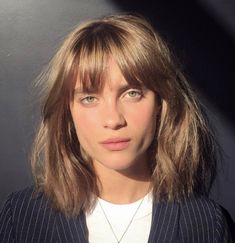 Fringe And Bob, Long Bob Pony, Fringe With Short Hair, Shoulder Length Hair Fringe, Haircut Pony, Long Bob Mit Pony, French Girl Fringe, Fringe Short Hair, Fringe Bob Haircut