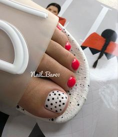 50+ Toe Nail Designs to give a New Meaning to your foot fetishes in 2024 | Hike n Dip Orange Toe Nails, Green Toe Nails, Purple Toe Nails, Pink Toe Nails, Gel Toe Nails, Pretty Toe Nails