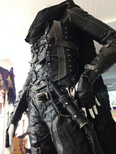 Steampunk Fashion Modern, Gothic Outfits Men, Moda Steampunk, Black Steampunk, Mode Steampunk, Leather Armor, Fantasy Costumes, Fantasy Armor, Steam Punk