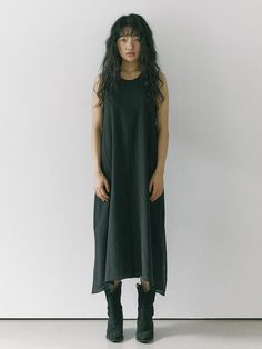 Composition : Shell : Rayon 80%, Nylon 20% Lining : Tencel 60%, Linen 40%Country of Origin : KOREA Black Dress Maxi, Loose Black Dress, Linen Long Dress, Long Dress Black, Linen Layers, Grunge Dress, Long Linen Dress, Fall Time, Maxi Dresses Casual