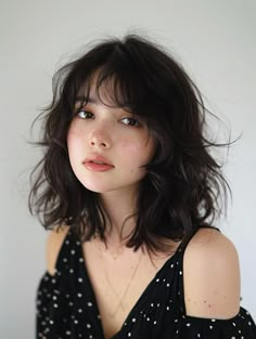 Short Wavy Hair Color, Shoulder Length Colored Hair, Over The Shoulder Haircut, Wavy Shoulder Length Hair With Bangs, Wavy Haircut With Bangs, Shoulder Length Hair Styling, Messy Shoulder Length Hair, Shoulder Length Perm, Shoulder Length Wavy Hair With Bangs