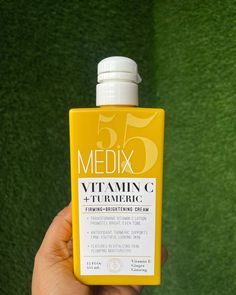 Medix 5.5 vitamin c and Turmeric brightening body lotion . . 24,000 . . To order . . ———————————— Whatsapp (click the link on bio) or call 08034594452 ___________________ Store walk in . . 📍 119, nta mgbuoba road by location junction flyover, beside rccg Passover parish, port harcourt rivers state Medix 5.5 Vitamin C