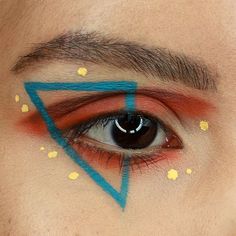 Grafik Eyeliner, Geometric Makeup, Editorial Make-up, Photography Eyes, Make Up Diy, Mekap Mata, Orange Eyeshadow, Graphic Eyeliner, Beauty Make-up