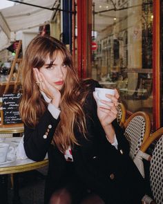 French Fringe, Long Fringe Hairstyles, French Hair, Long Hair With Bangs, The Shadow, French Girl, Parisian Style, Hairstyles With Bangs, Hair Looks