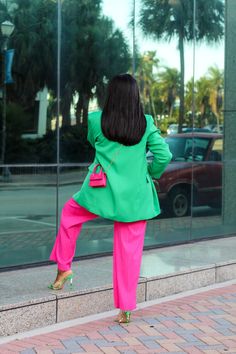 HOW TO COLOR BLOCK LIKE A PRO... — KASS STYLZ Pink Opposite Color, Colourblock Outfit, Colour Blocking Outfit, Jazz Video, Cute Professional Outfits, Colour Blocking Fashion, Summer Office Outfits, Blazer Outfits Casual