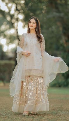 Garara Designs Pakistani Dresses, White Dress For Wedding, Garara Designs, Garara Dress, Asian Dresses, Sharara Designs, Circle Mehndi, Dresses Design