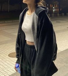 Black Sweats, Costume Inspo, Hoodie Outfit, Swaggy Outfits, American Beauty, 가을 패션, Mode Vintage, Casual Style Outfits, Mode Inspiration