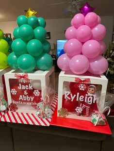 balloons and decorations are on display at the store