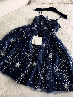 Navy Blue Shiny Star Painted Fashion Homecoming Dresses This homecoming dress could be custom made, there are no extra cost to do custom size and color. Description of dress 1, Material:satin,sequin,tulle 2, Color: picture color or other colors, there are 126 colors are available, please contact us for more colors, please ask for fabric swatch 3, Size: standard size or custom size, if dress is custom made, we need to size as following bust______ cm/inch waist______cm/inch hip:_______cm/inch shou Dresses Short Homecoming, Sweetheart Homecoming Dress, Mini Prom Dresses, Formal Ball Gown, Short Prom Dresses, Make Your Own Dress, Blue Tulle, Short Prom Dress, Short Cocktail Dress