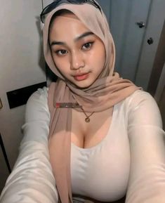 Ulzzang Girl Selca, Hijab Swag, Foto Cewek Hijab Aesthetic, Asian Models Female, Bra Image, Modern Hijab Fashion, Indonesian Girls