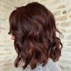 25 Sweet And Spicy Chocolate Auburn Hair Color Ideas Chocolate Auburn Hair Color, Chocolate Auburn Hair, Auburn Hair Color Ideas, Cherry Brown Hair, Auburn Hair Color, Spicy Chocolate, Sugar Spice And Everything Nice, Dark Auburn