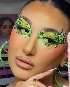 Shining Star Green Makeup Looks Fantastic Makeup Look, Fun Green Makeup Looks, Fun Color Makeup, Crazy Green Makeup, Green Drag Makeup Looks, Green Creative Makeup, Green Star Makeup, Aura Makeup Look, Green Drag Makeup