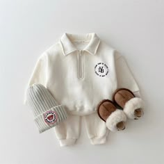 Neutral Baby Boy Clothes, Baby Winter Outfits, Fleece Outfit, Baby Boy Clothing, Boy Activewear, Baby Fits, Foto Baby, Kids Set, Easy Dressing