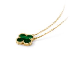 VCARO9VA00 - Vintage Alhambra pendant - Van Cleef & Arpels Vca Malachite, Vintage Alhambra Pendant, Van Cleef Necklace, Alhambra Pendant, Van Cleef And Arpels Jewelry, Clover Ring, Four Leaf Clover Necklace, Van Cleef And Arpels, Clover Earrings