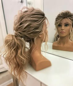 50 Hair, Penteado Cabelo Curto, Wedding Hair And Makeup, Hair Dos, Ponytail Hairstyles, Bridesmaid Hair, Hair Videos, Hair Updos, Up Hairstyles