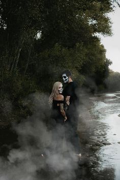 Halloween Styled Shoot, Couples Photo Shoot Ideas, Mask Photoshoot, Scary Photos, Skeleton Face