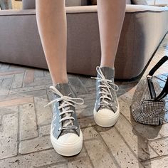 Size: 35-47 It comes with Dust box, Care manual, Tag, and Paper bag.Size Guide: Light Sneakers, Socks Shoes, Dior Fashion, Zipper Tote Bag, Dior Shoes, Sneakers Men Fashion, Shoulder Messenger Bag, Shoes Casual, Women's Summer Fashion