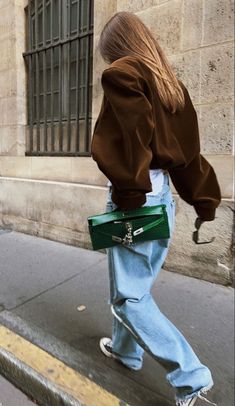 Converse Street Style, What To Wear Casual, Fall Aesthetic Fashion, Fits Fall, Kelly Cut, Fall 2024 Fashion, Street Style Bags, 2024 Fashion Trends, Looks Street Style